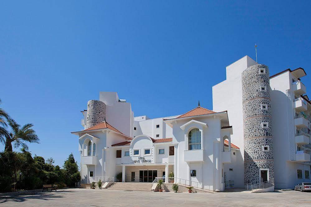 Serenis Hotel 4*